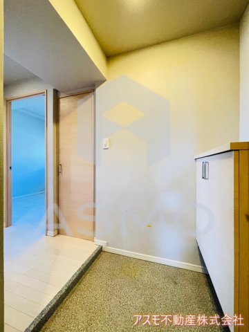 玄関　同マンション別部屋　参考写真