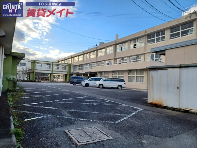 中学校　津市立白山中学校（中学校）まで3195m