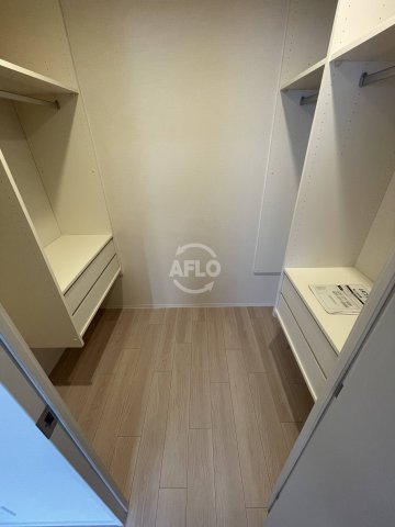 収納　スプランディッド弁天町WEST　ウォークインクローゼット