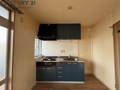 キッチン　3口ガスコンロ・グリル付き！