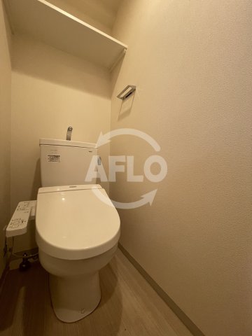 トイレ　プレサンス京町堀ノース　温水洗浄便座