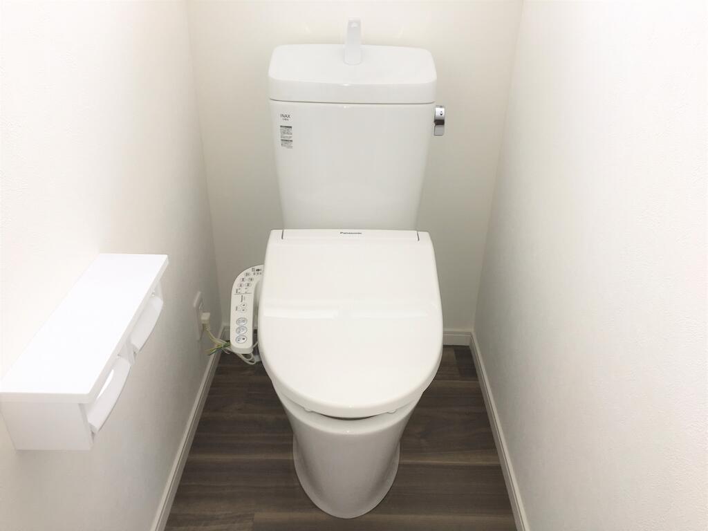 トイレ　温水洗浄便座