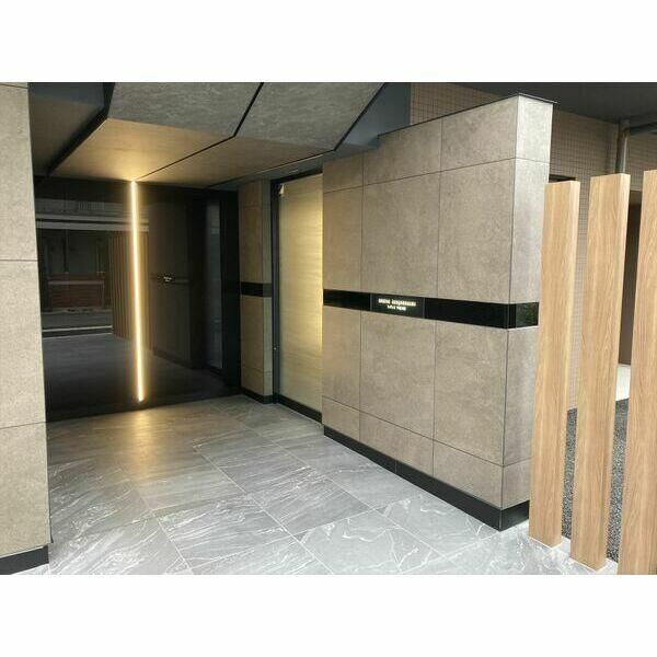 エントランス　☆ゆとりのあるエントランスです☆