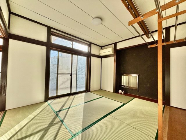 その他部屋・スペース　日向ぼっこもできる和室です！