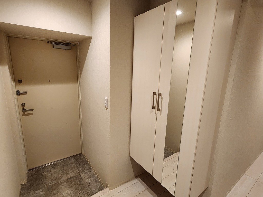 玄関　玄関ホール　シューズボックスございます。