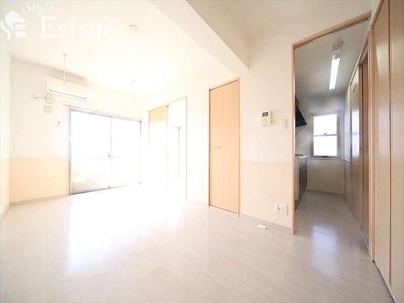 居室・リビング　内装