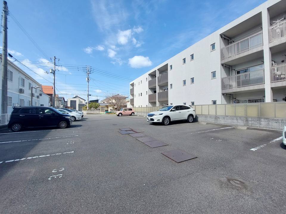 駐車場　駐車場