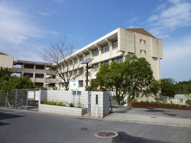 中学校　武岡中学校（中学校）まで2000m