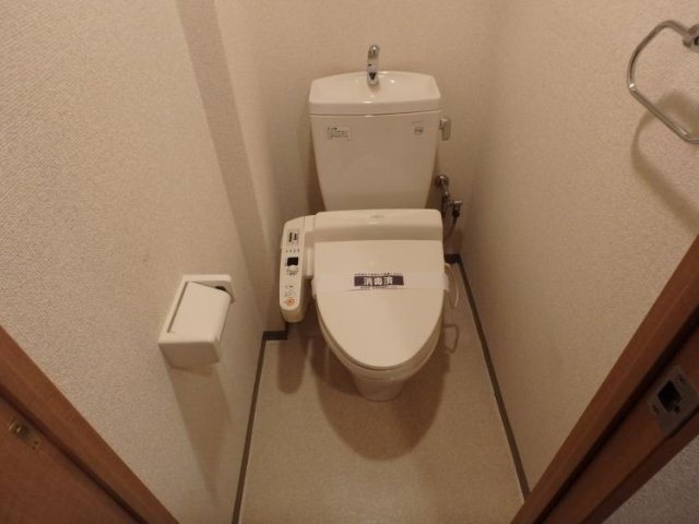 トイレ　温水洗浄便座
