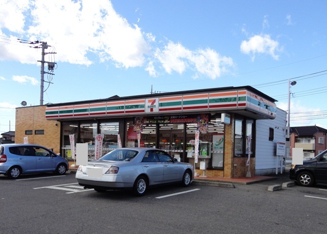 コンビニ　セブンイレブン（コンビニ）まで220m