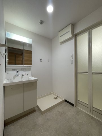 洗面設備　同物件の別部屋です。現状優先です。