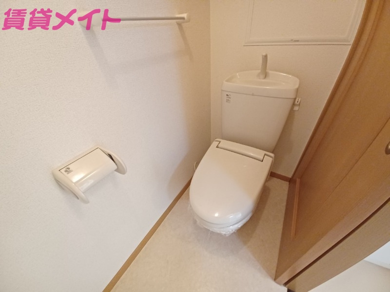 トイレ　同型参考写真