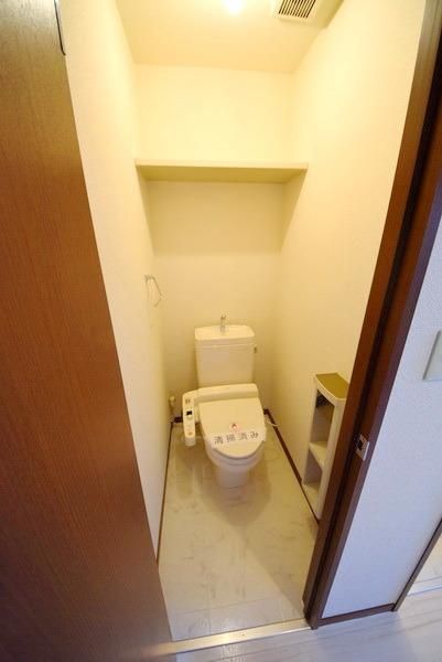 トイレ　★トイレ上部棚は使い勝手がいいですね★