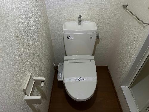 トイレ　温水洗浄便座設置済みです