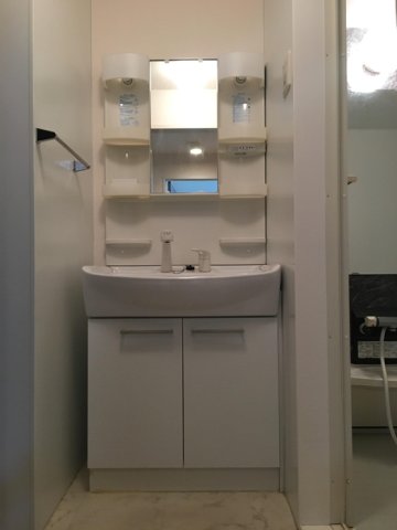 洗面設備　写真は類似です。