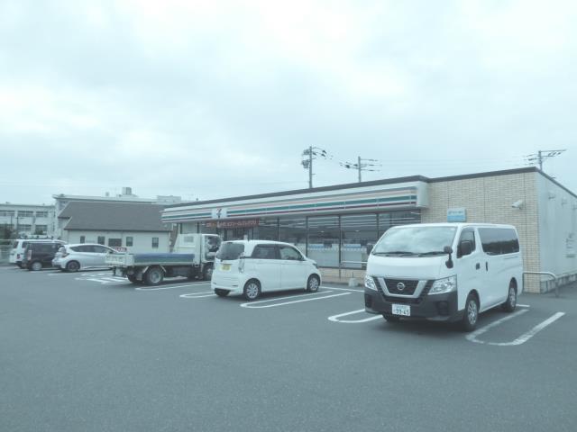 コンビニ　セブンイレブン（コンビニ）まで1321m