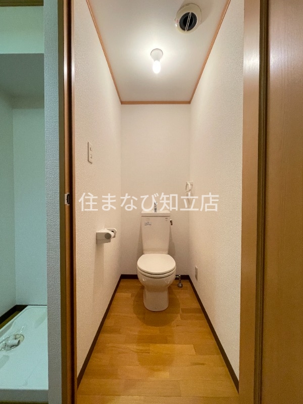 トイレ　別部屋写真