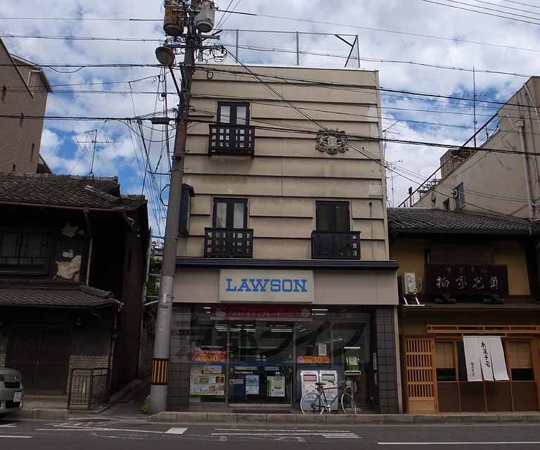 コンビニ　ローソン祇園安井店（コンビニ）まで21m