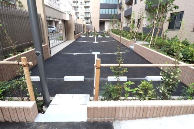 駐車場　駐車場