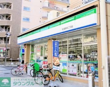 コンビニ　ファミリーマート新栄二丁目店（コンビニ）まで130m