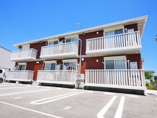 建物外観　落ち着いた雰囲気の外観です