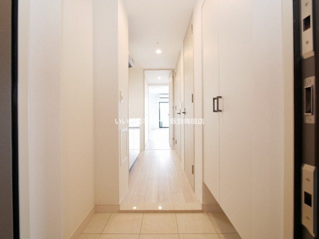 玄関　同仕様写真となります。