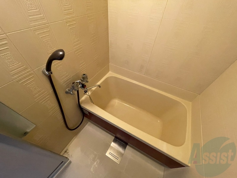 バス・シャワールーム　ユニットバスです。疲れを癒すのに欠かせませんね！