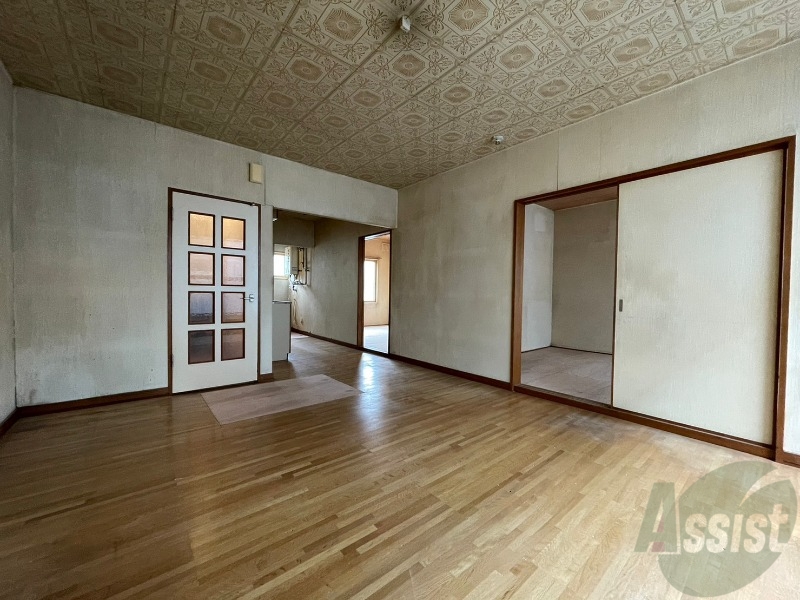 居室・リビング　広くてキレイなお部屋が広がっていて、充実した生活が送れそう。