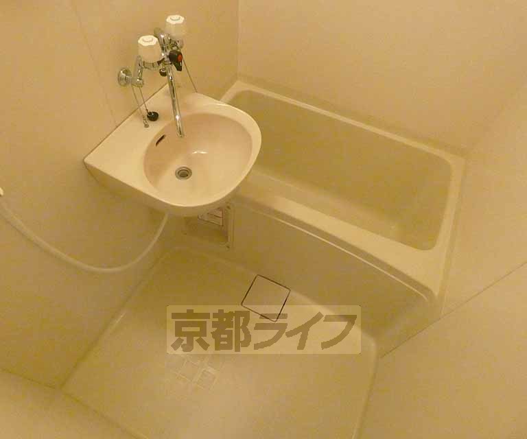 レオパレス新大宮の風呂写真