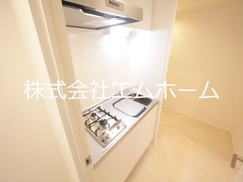 キッチン　システムキッチン（ガス2口コンロ付）同型写真