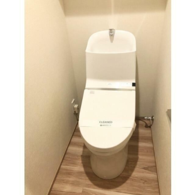 トイレ　※同仕様写真含む