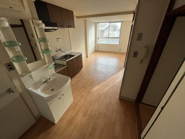 居室・リビング　南向きで日当たり良好なリビングです。