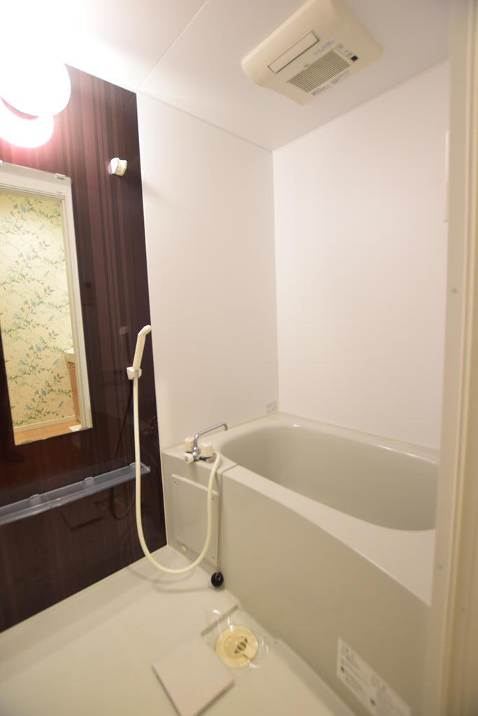バス・シャワールーム　入居中につき参考写真