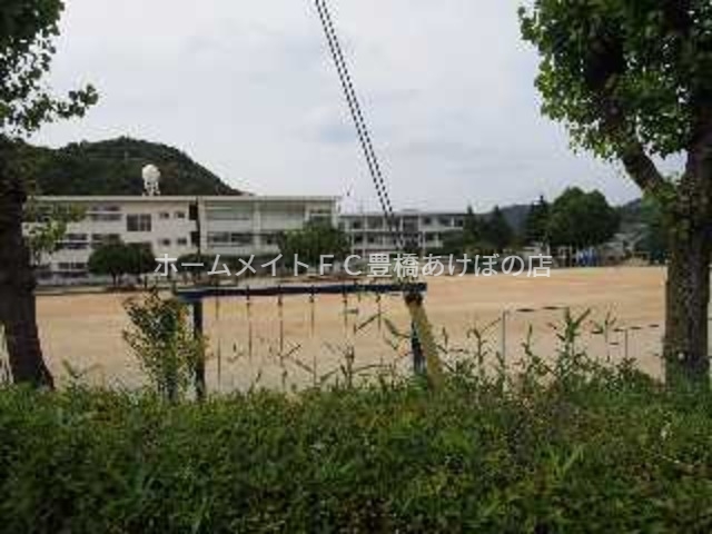 小学校　豊川市立御油小学校（小学校）まで516m