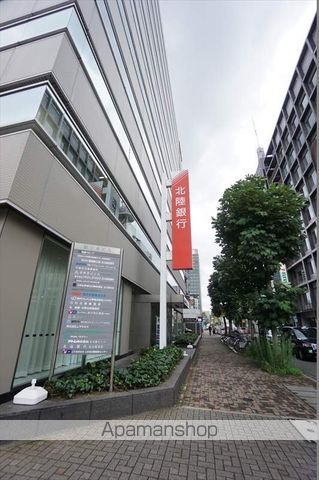 銀行　（株）北陸銀行／名古屋支店（銀行）まで237m