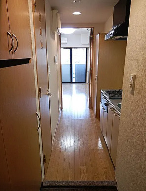 玄関　※別部屋参考写真