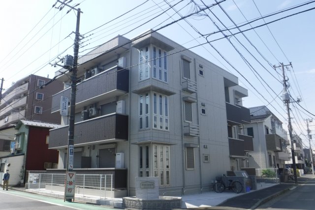 建物外観　2021年完成♪　インターネット無料です♪