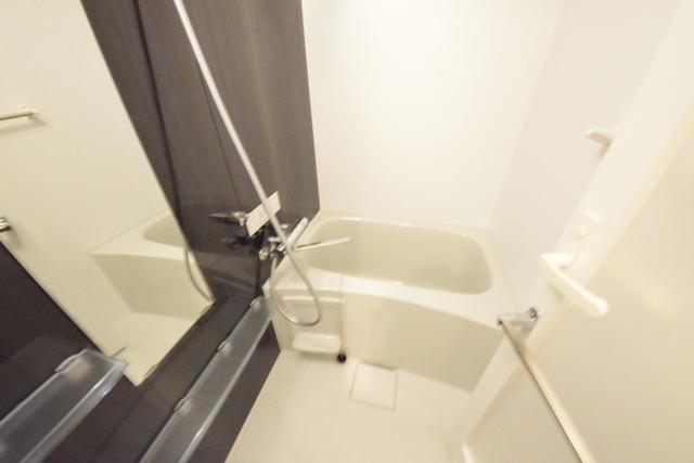 バス・シャワールーム　※別部屋参考写真