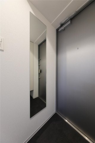 玄関　建築中のためモデルルームのお写真になります。