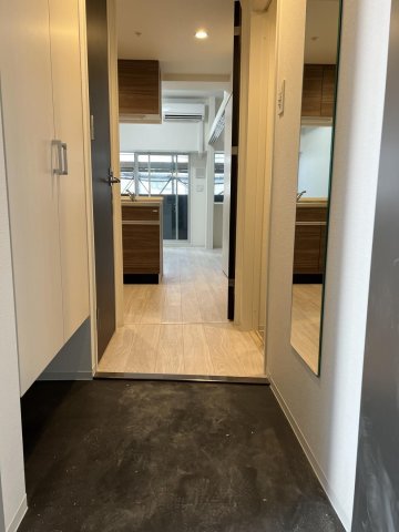 玄関　建築中のためモデルルームのお写真になります。