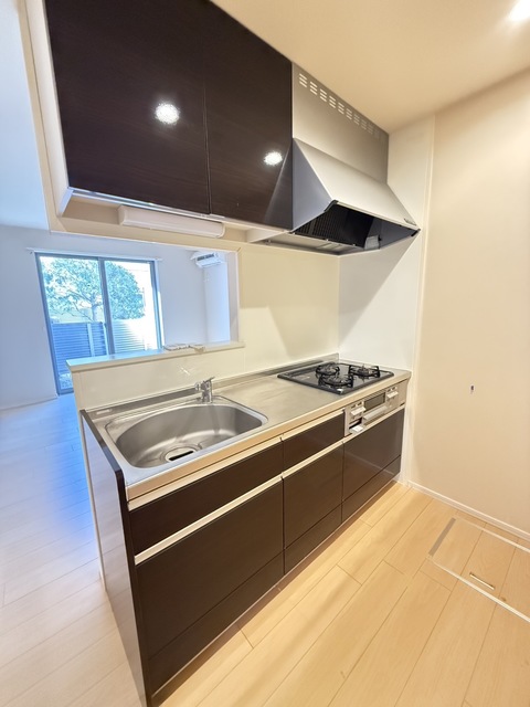 キッチン　１０１号室は画像の反転タイプ