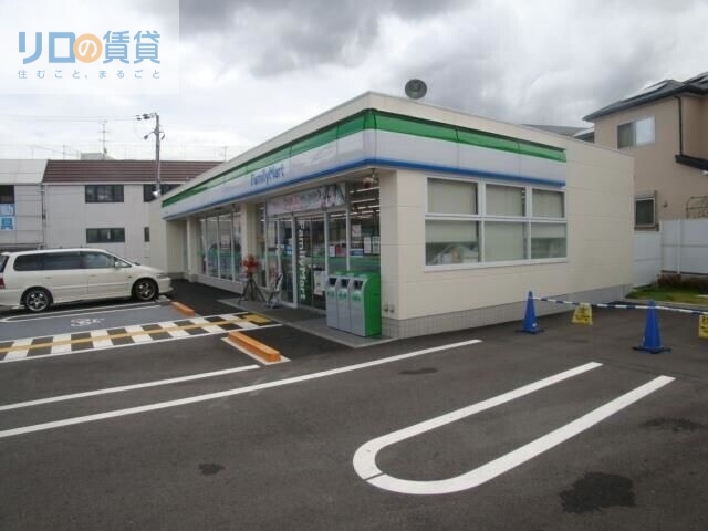 コンビニ　ファミリーマート小林四丁目店（コンビニ）まで241m