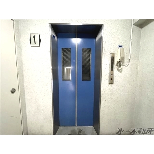 ロビー　エレベーター