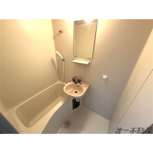 バス・シャワールーム　バスルーム