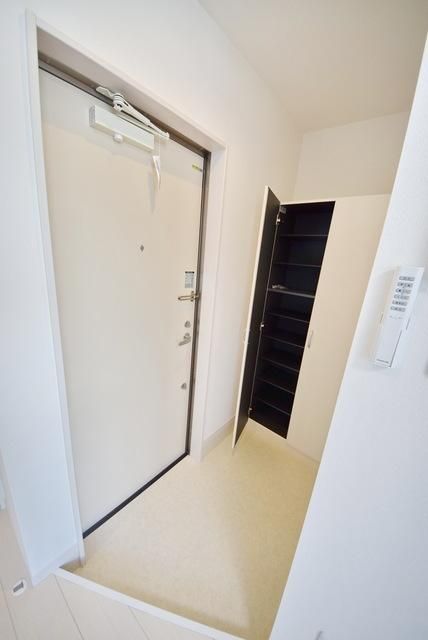 玄関　トールタイプのシューズＢＯＸ