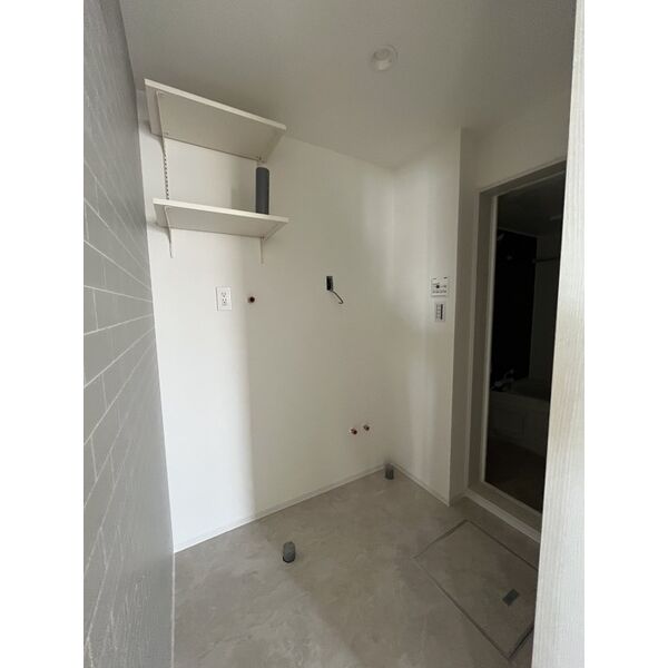 洗面設備　施工中