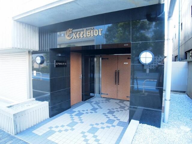 エントランス　建物の入り口です