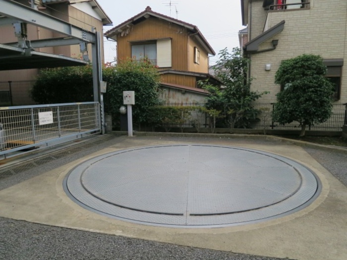 駐車場　駐車場