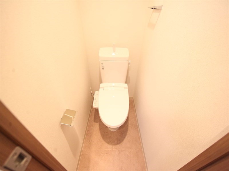 トイレ　温水洗浄暖房便座付トイレ