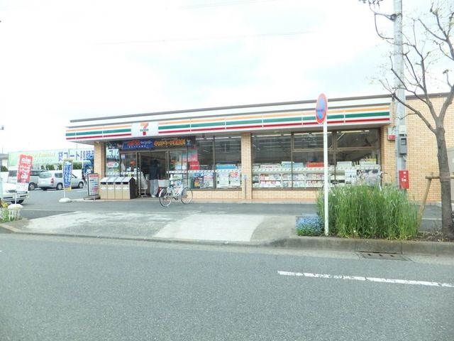 コンビニ　セブンイレブン（コンビニ）まで629m